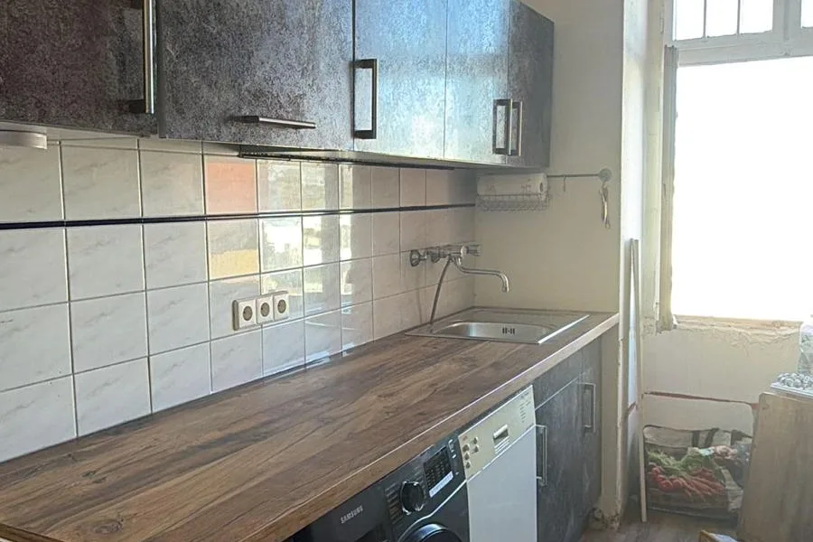 Neue Küche Berlin — anthrazit Schränke nach Montage